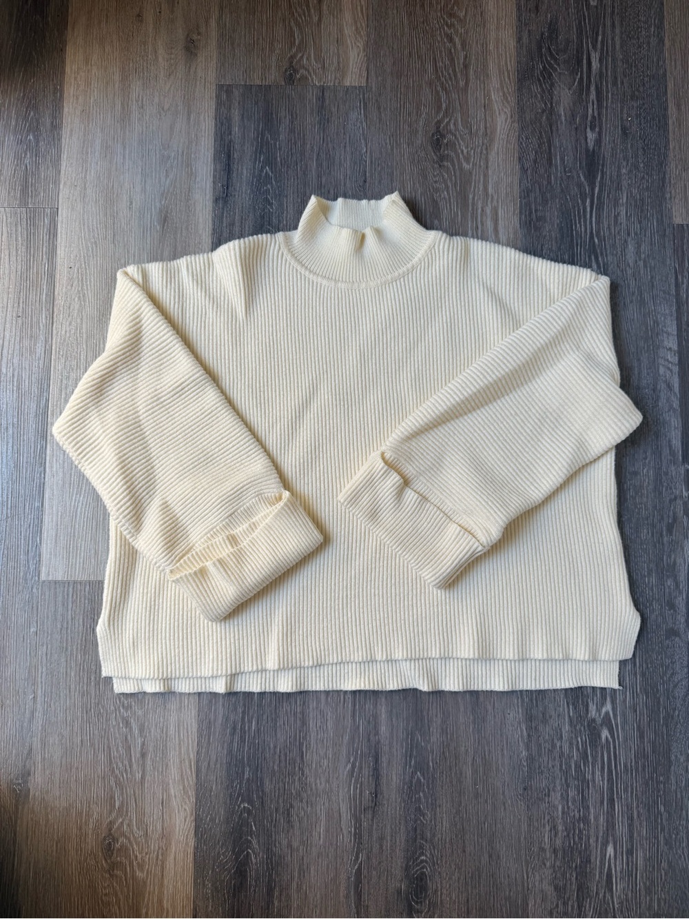 Mod Ref Boxy Cream Ribbed Turtleneck Sweater Large